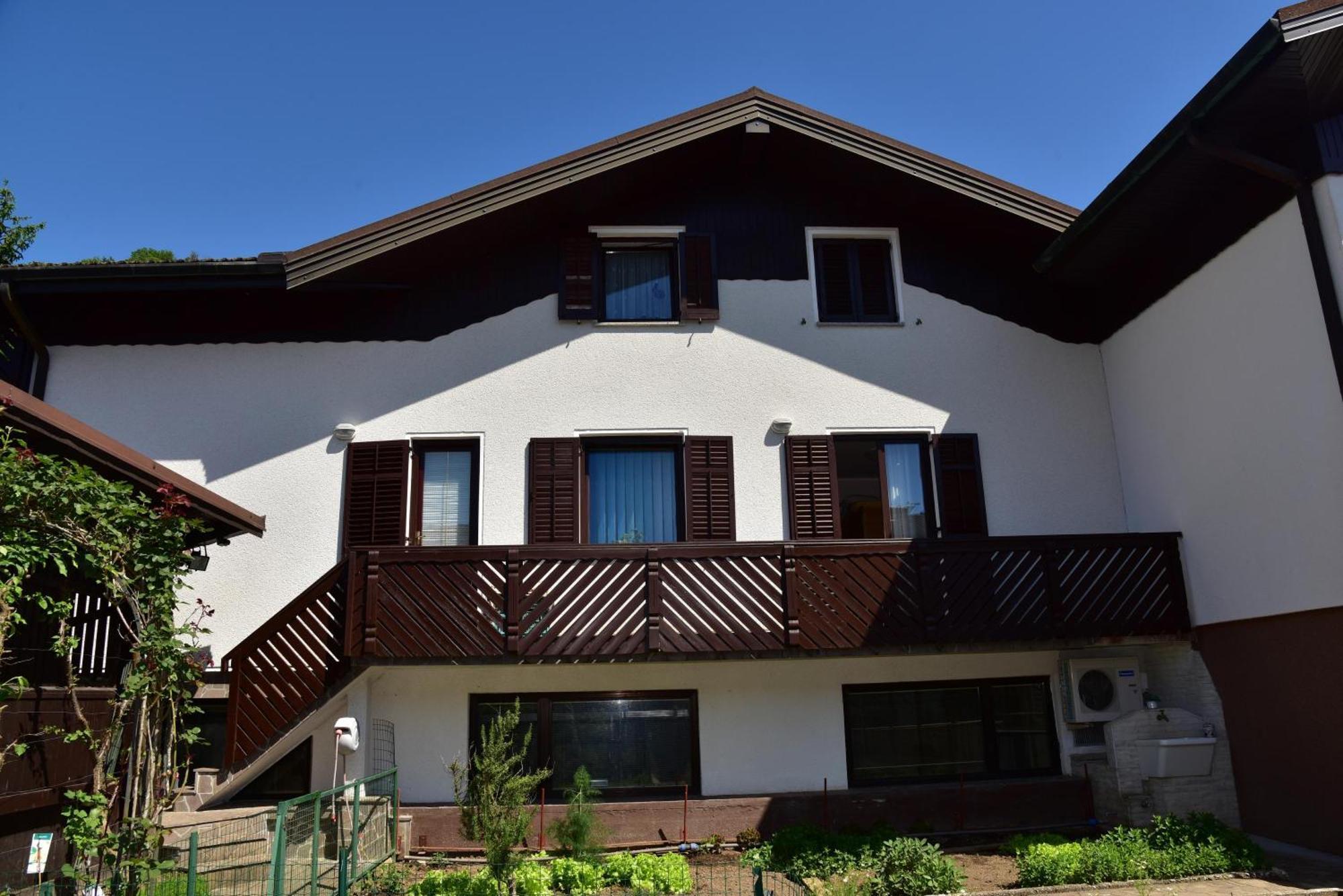 Apartment Jang Tolmin Luaran gambar
