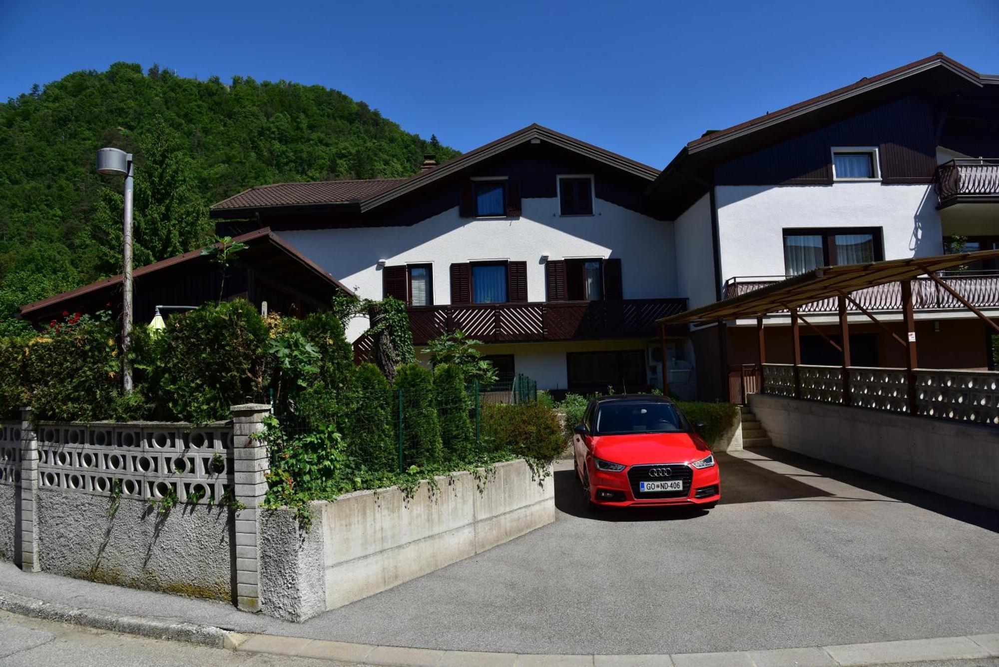 Apartment Jang Tolmin Luaran gambar