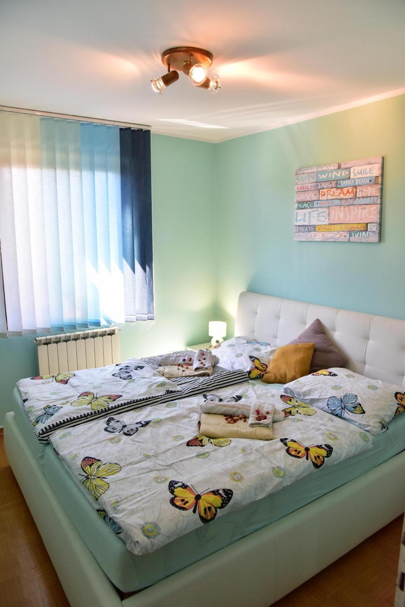 Apartment Jang Tolmin Luaran gambar