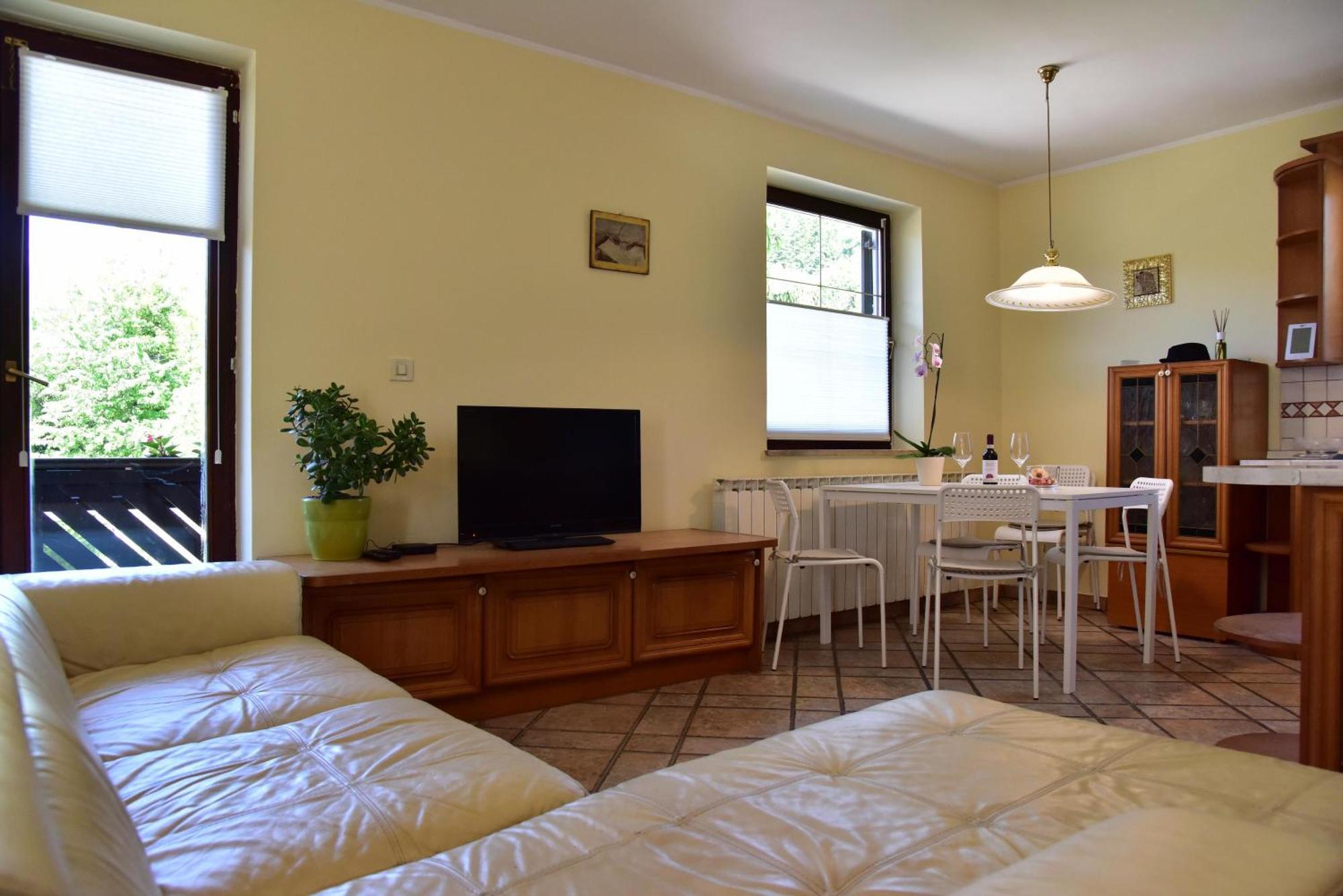 Apartment Jang Tolmin Luaran gambar