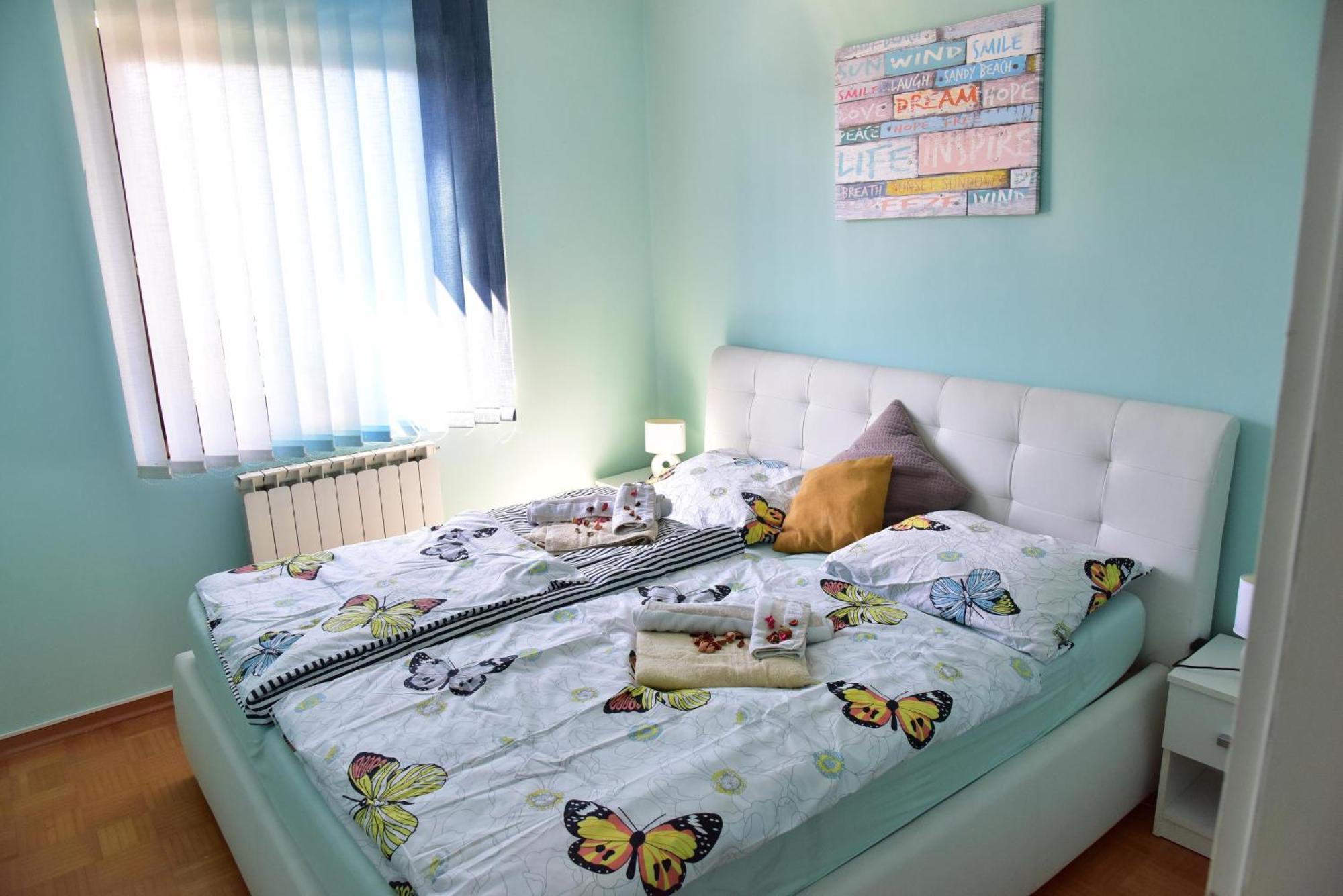 Apartment Jang Tolmin Luaran gambar