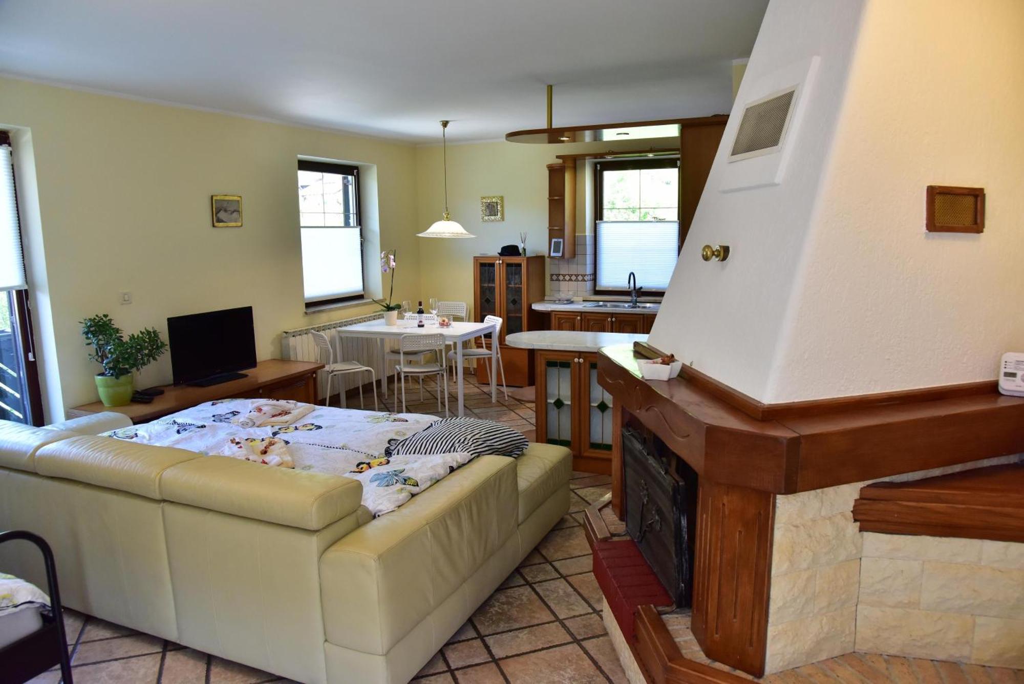 Apartment Jang Tolmin Luaran gambar