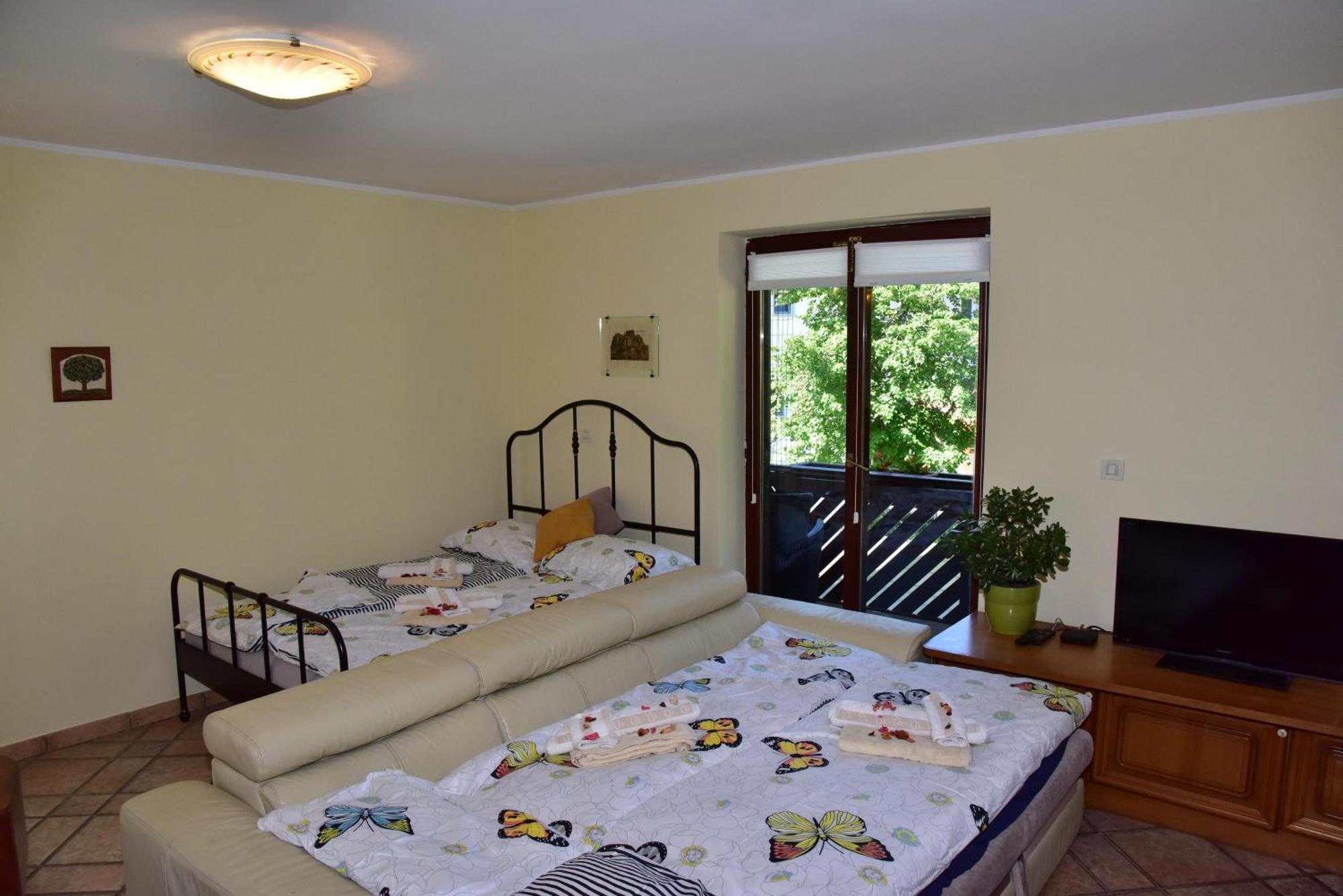 Apartment Jang Tolmin Luaran gambar