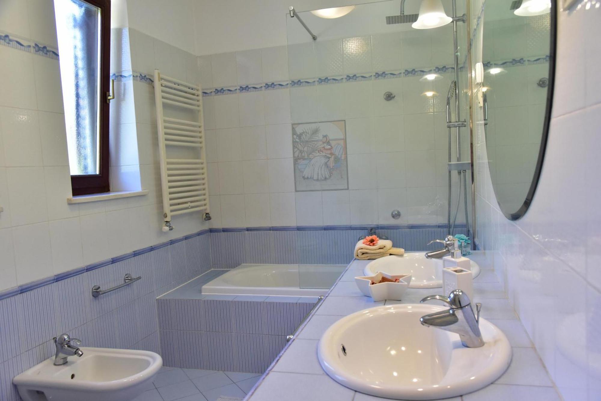 Apartment Jang Tolmin Luaran gambar
