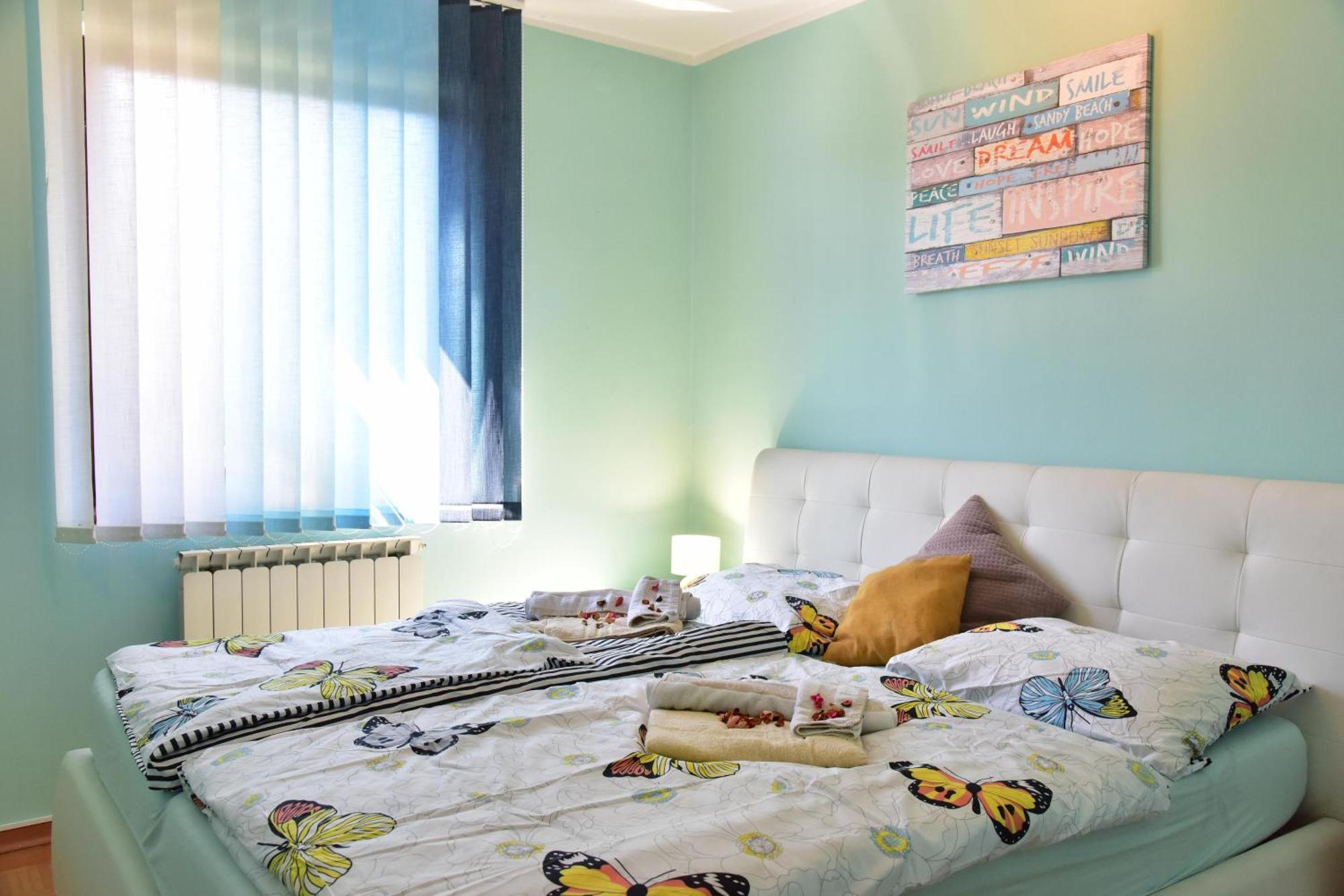 Apartment Jang Tolmin Luaran gambar
