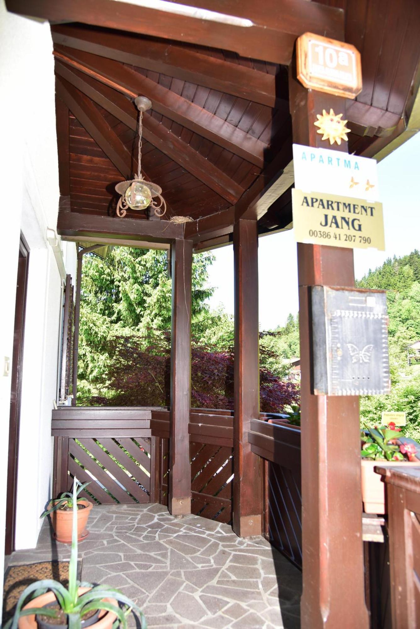 Apartment Jang Tolmin Luaran gambar