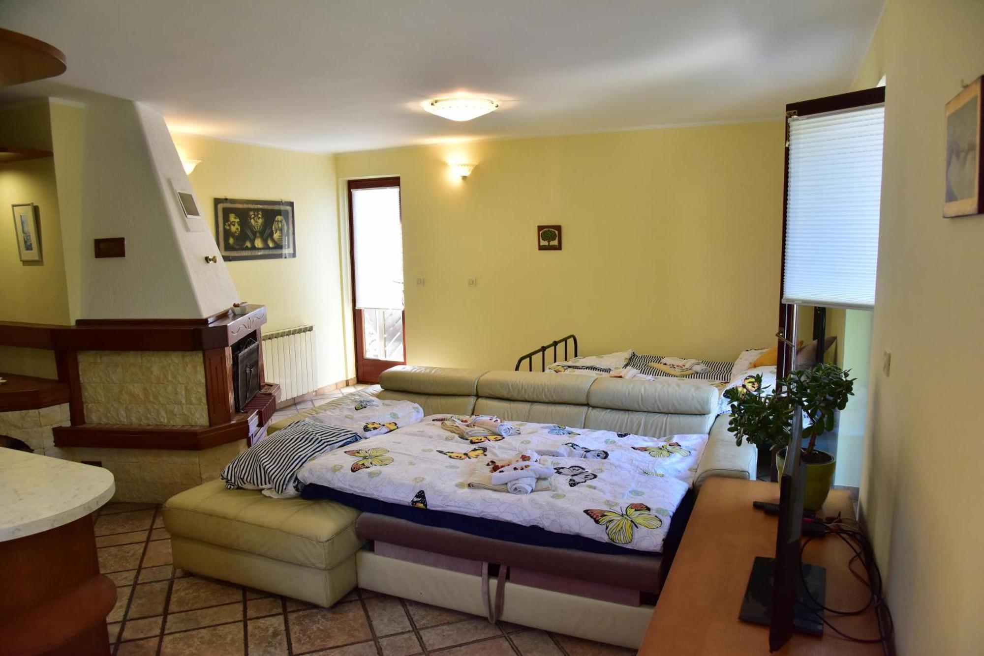 Apartment Jang Tolmin Luaran gambar