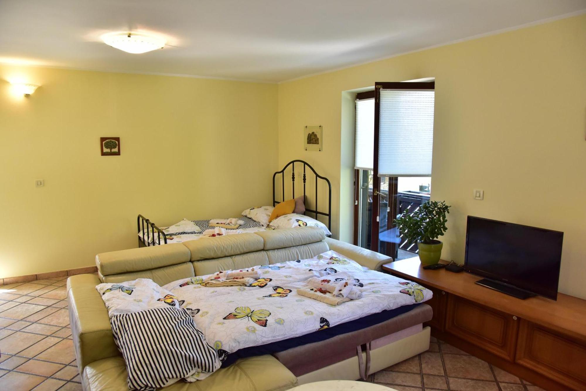 Apartment Jang Tolmin Luaran gambar